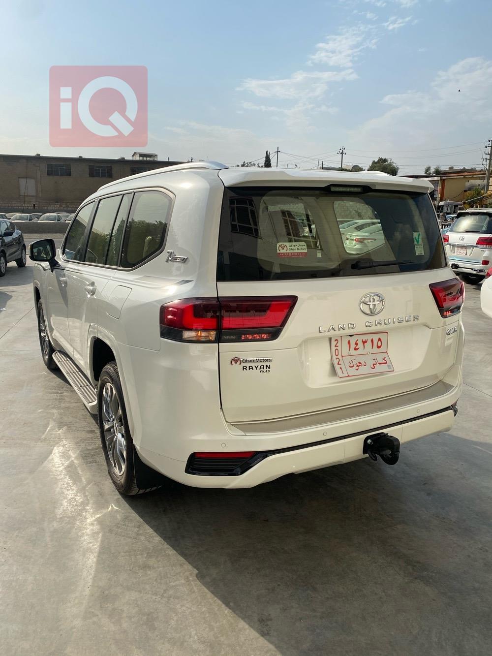 تۆیۆتا لاند کروزەر